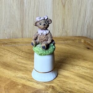 Vintage‎ Avon Gift Collection Porcelain Thimble 22K Gold Accent